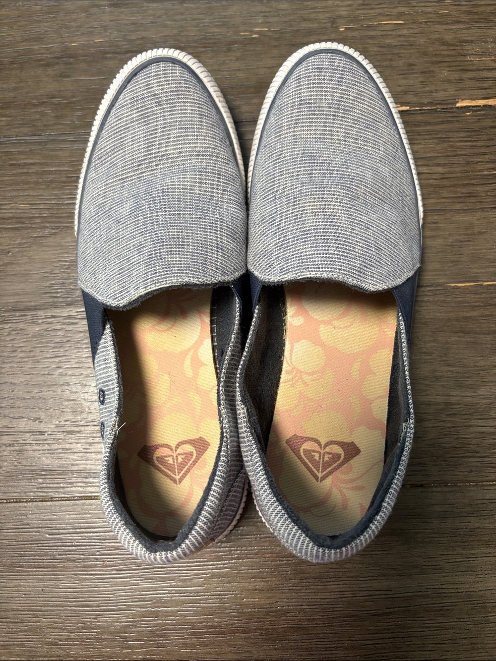 Roxy Women's Slip-On Flats in Light Gray with Navy Accent - Picture 3 of 4